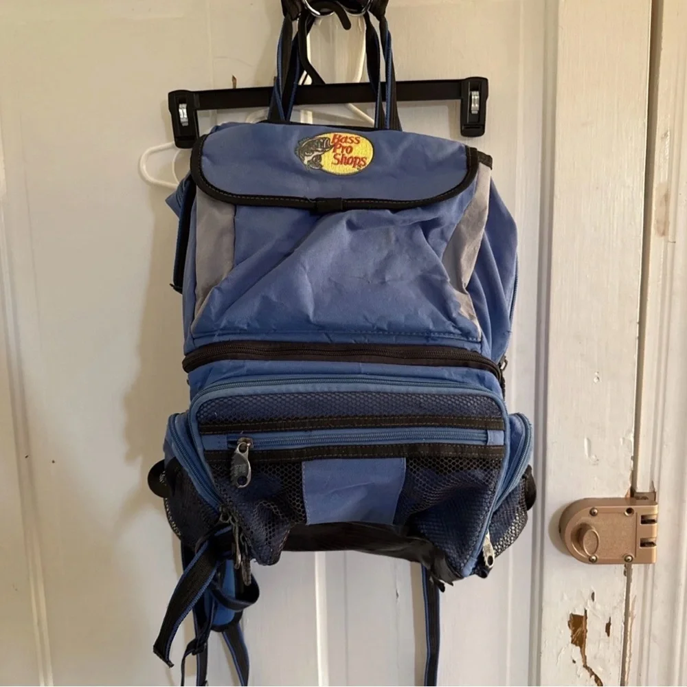 Bass Pro Shop Extreme Qualifier Camping Bag